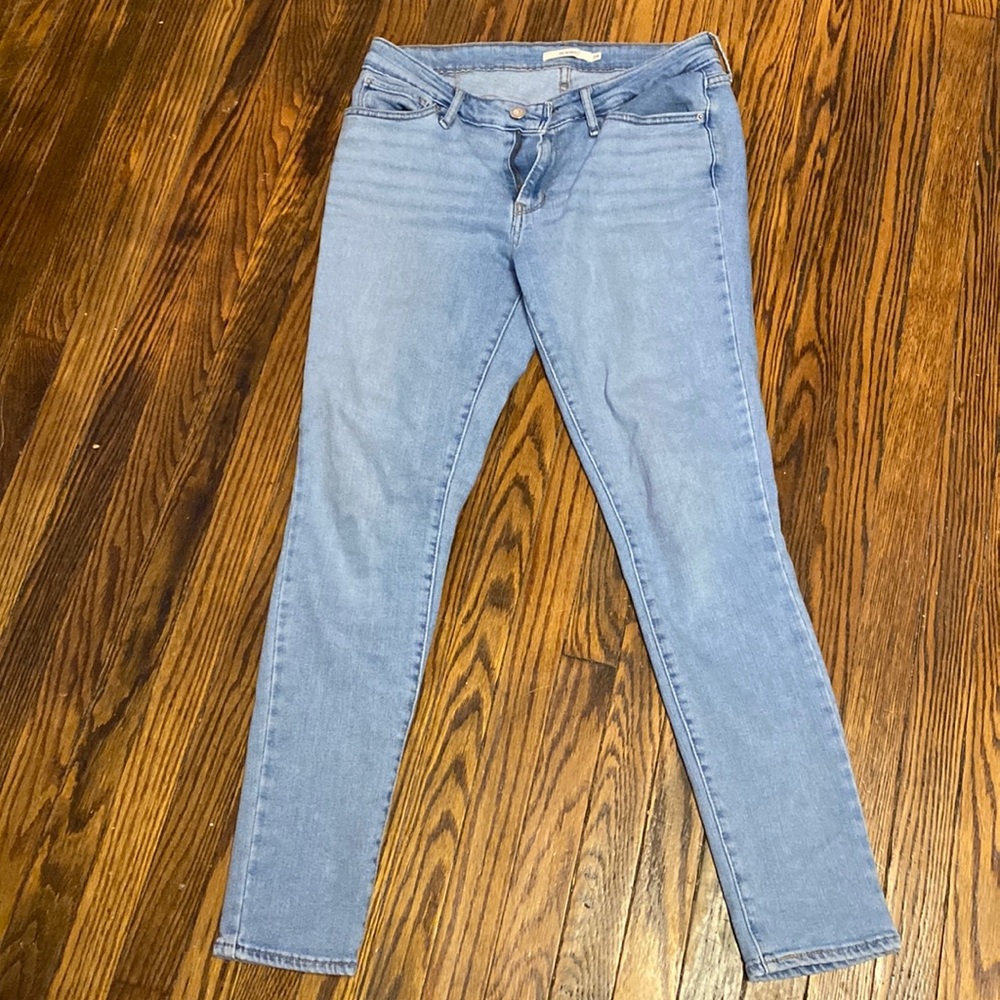 Levi’s 711 skinny jeans